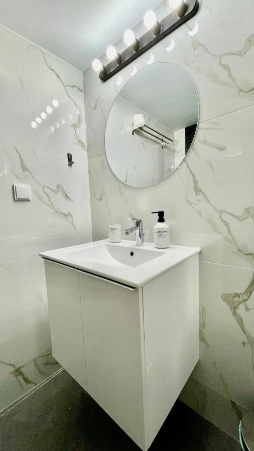 Gorgeous Renovated Apt. Close To Metro And Cultural Sites! Афины Экстерьер фото