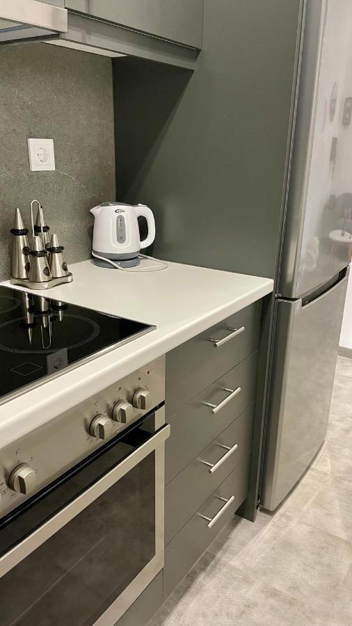 Gorgeous Renovated Apt. Close To Metro And Cultural Sites! Афины Экстерьер фото
